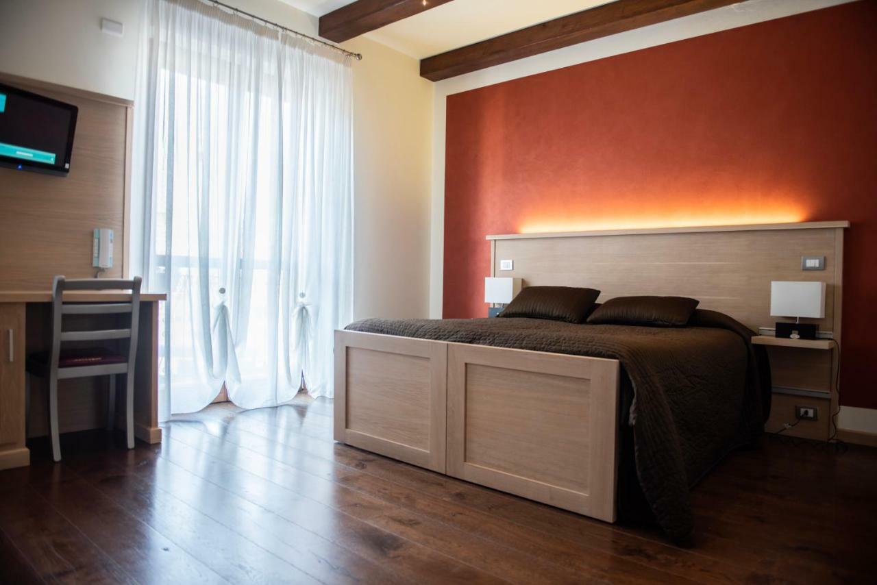 Hotel - Bar Da Natale Paesana 外观 照片